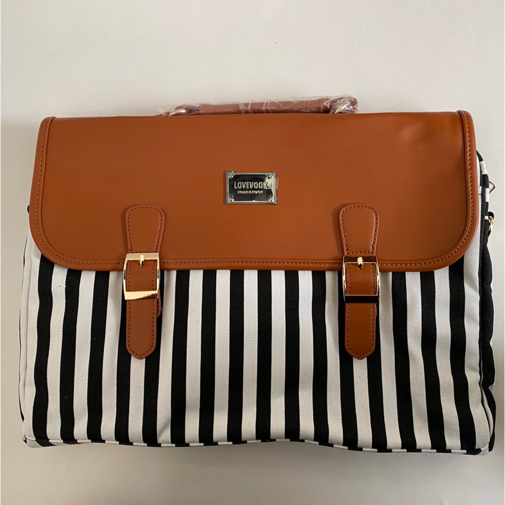 NWT Lovevook classic and stylish laptop/work bag with adjustable strap